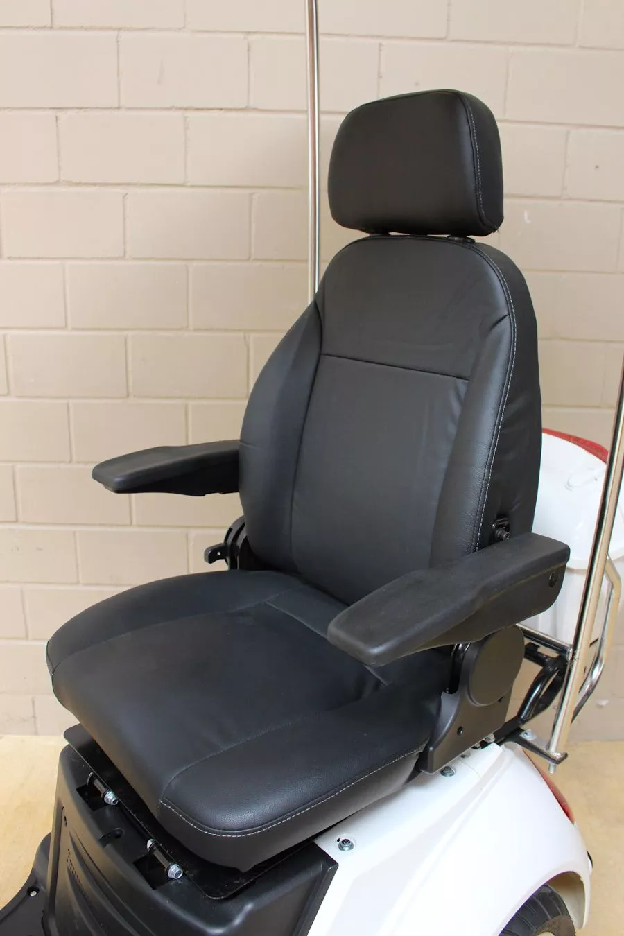 Fahrzeug-Nr. 48 / Jet 303D Weiss